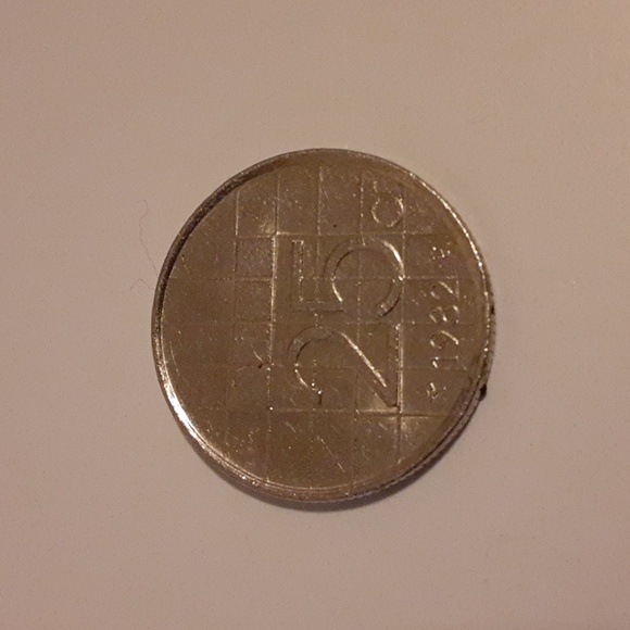 Six Assorted European Coins - Mini Collection - Picture 5 of 9